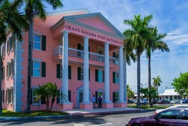 Dcouvrez l'architecture coloniale et colore de Grand Bahama Island
