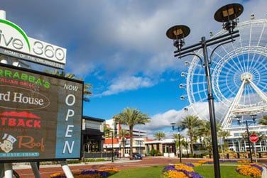 Fun et amusement vous attend ensuite  Orlando, la ville des immenses parcs  thme : Walt Disney World, Universal Studio, Sea World...