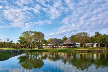 Le restaurant Deer Hunter bnficie d'une superbe vue sur les green 18 trous