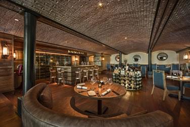 L'intrieur de The Blue Penny Cellar