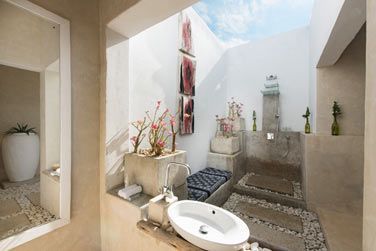 La salle de bain extrieure de la Villa Royal