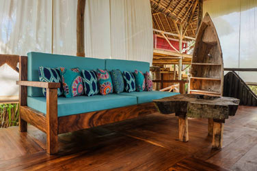 Le mobilier avec des matriaux naturels