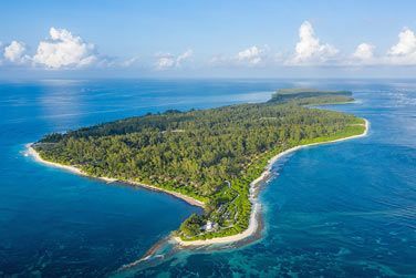 Vue arienne rapproche du Four Seasons Desroches