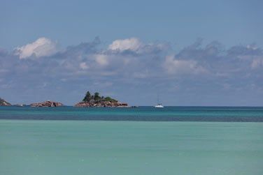 Vous voici  l'htel Acajou, structure de charme typiquement seychelloise