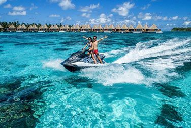 Partez faire un tour de jet-ski et des sensations fortes qu'il procure