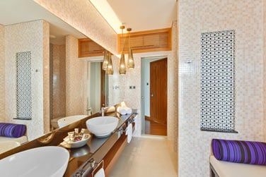 Les salles de bain sont trs bien quipes.