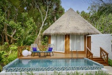 Voici les villas plage avec piscine.