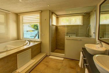 La salle de bain de la Junior Suite