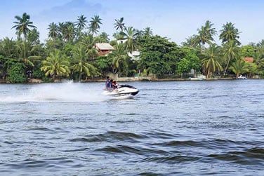 Du jet-Ski pour prendre de la vitesse !