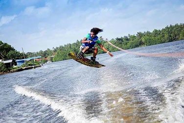 Du wakeboard pour glisser sur les eaux !