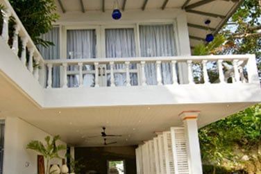 Installez-vous confortablement sur votre balcon et profitez de l'air marin !