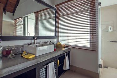 Des salles de bain trs bien quipes