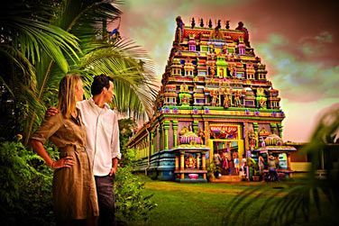 Une des beauts de l'le : Le temple tamoul O couleurs, joie se mlangent...