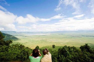 Observez la vue spectaculaire sur le cratre !