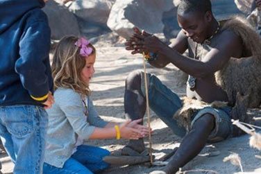 Rencontres les tribus locales des villages voisins