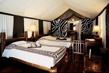 Les tentes sont confortables et dcores dans le style africain