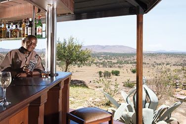 Ce beau lodge tanzanien offre une vue imprenable sur les plaines infinies du Serengeti