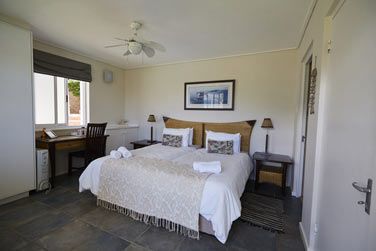 A la dcoration sobre et lgante