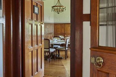 Situe  seulement 10 min de voiture du centre-ville du Cap.