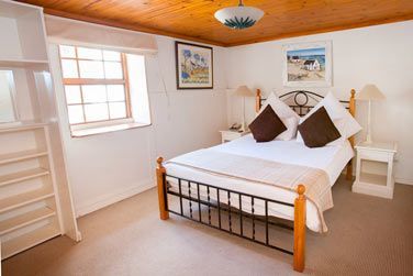 Brenwin Guesthouse propose galement un appartement ct piscine.