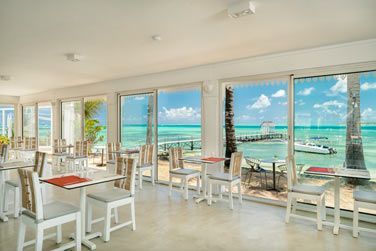 La vue sur le front de mer depuis le restaurant de l'htel