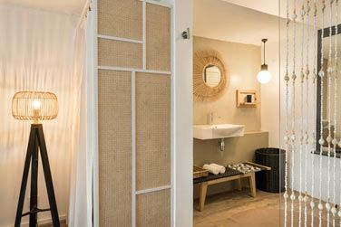 La salle de bain de la chambre couple front de mer