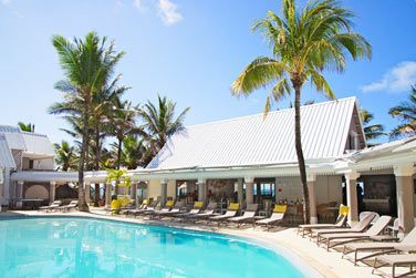 Profitez du soleil gnreux de l'le Maurice, confortablement install sur votre transat...
