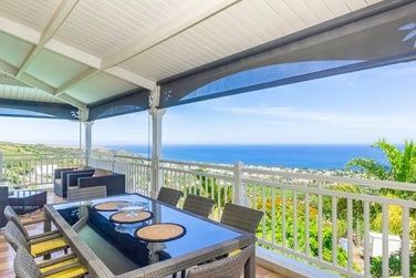 La terrasse extrieure de la Villa des Palmes