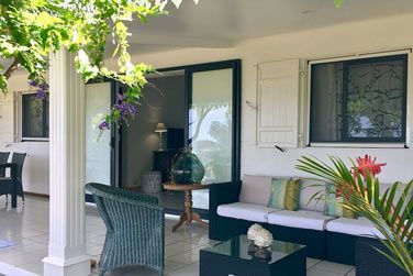 La terrasse amnage de la Villa Mangue