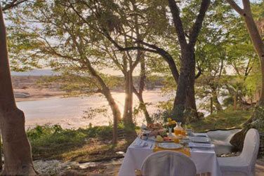 Offrez-vous un moment unique dans un dcor de rve au Sarova Shaba Lodge