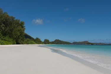 Sur la Cte D'Or  Praslin, dcouvrez l'htel Acajou