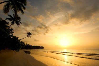 Le coucher de soleil sur la plage