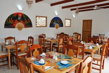 Salle de restaurant de La Fontaine Holiday Apartment