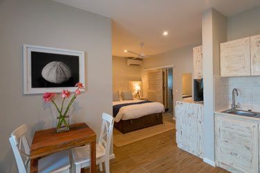 Coin salon de l'appartement front de mer queen