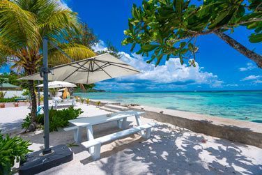 Espace dtente sur le front de mer de l'htel Le Nautique