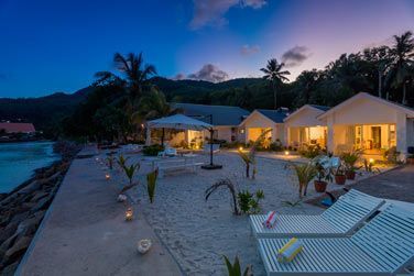 Vue sur le front de mer by night