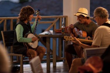 Les soires musicales sont trs apprcies.