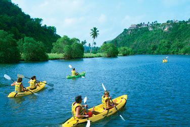 Les plages et lacs de la Rpublique dominicaine sont des endroits parfaits pour la pratique du kayak