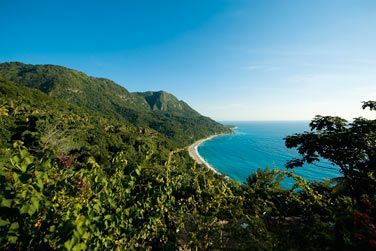 Barahona : de belles plages pratiquement vierges bordes de cocotiers