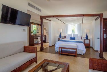 La suite Junior Premium front de mer avec piscine prive