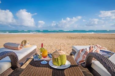 Situ en face d'une superbe plage prive aux eaux limpides