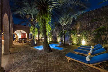 L'espace piscine des Suites Royale