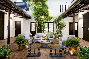 Casas del XVI se trouve galement  5 minutes  pied de plusieurs restaurants et bars