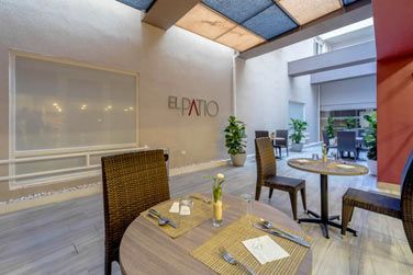 Le restaurant El Patio vous accueille pour vos repas