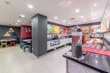 Les espaces ddis aux buffets au restaurant El Patio