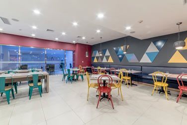 La salle du restaurant El Patio, moderne et colore !