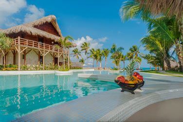 L'une des deux piscines extrieures