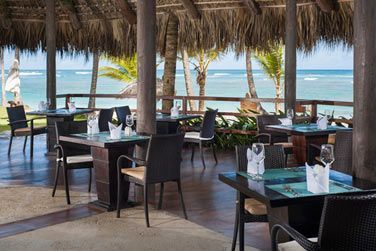 L'Indigo dispose d'une belle terrasse avec vue sur la mer