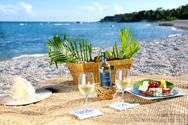 Un apritif romantique en bord de plage, a vous tente?