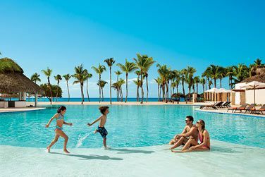 Le Dreams Dominicus La Romana dispose de 4 piscines et 2 bains  remous